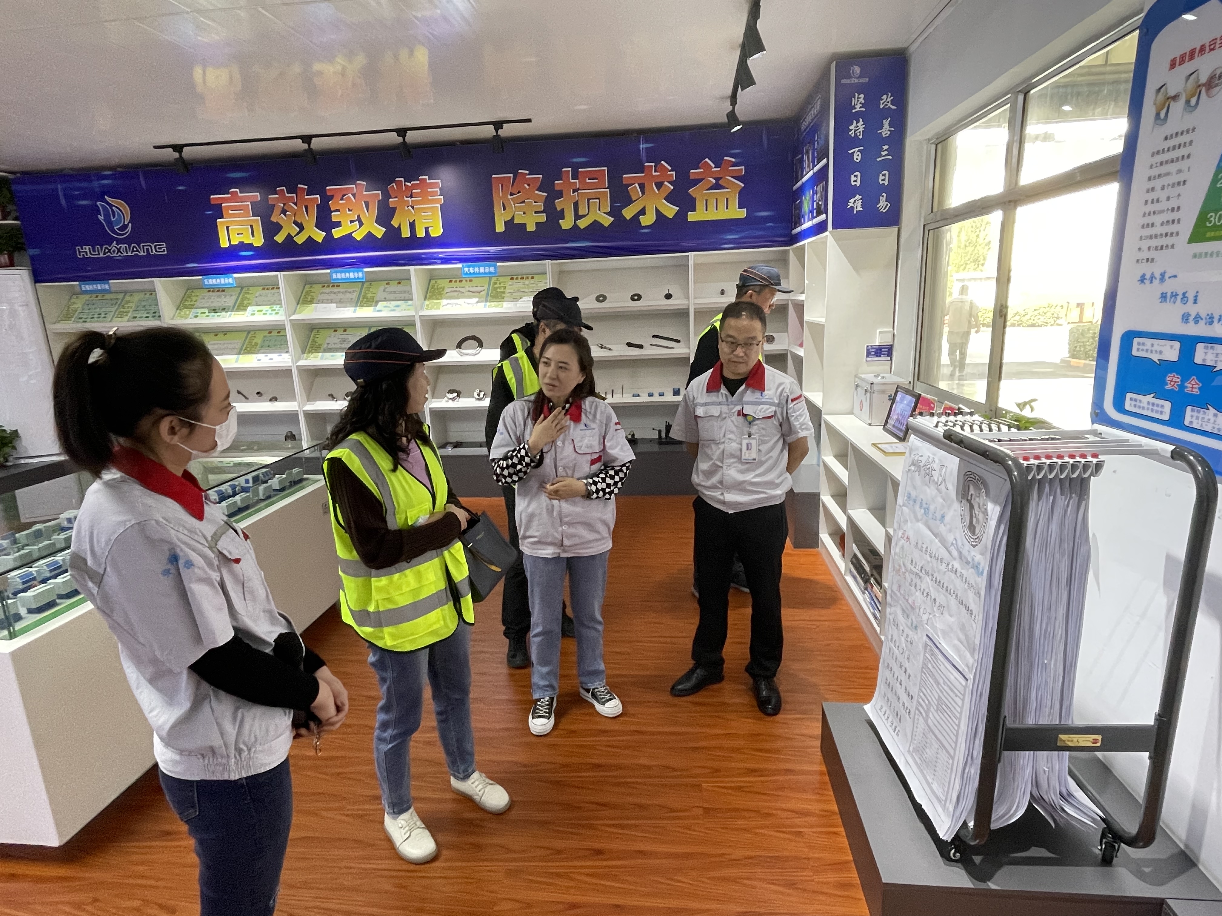 华北机电学校领导一行来我司调研参观
